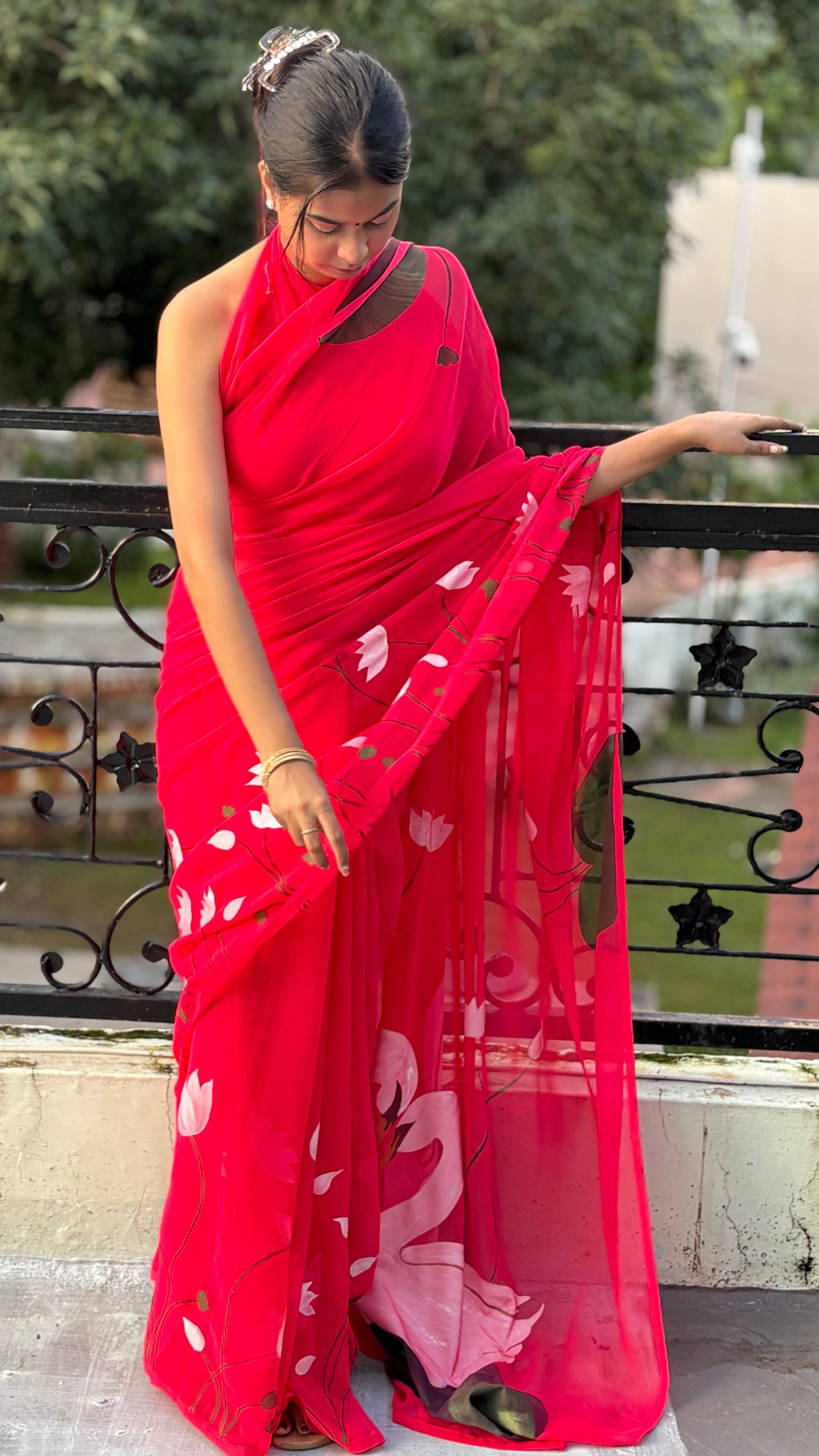 Hand-Painted Elegant swan Saree