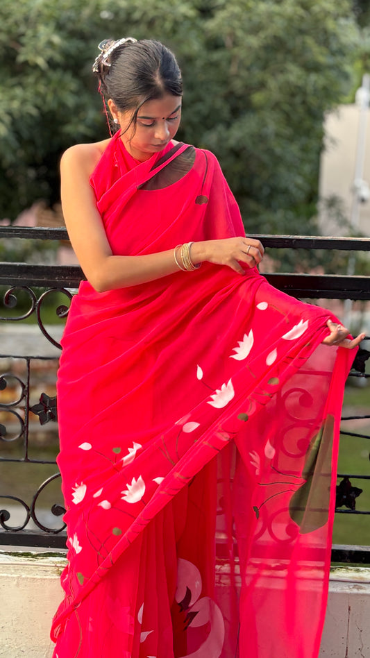 Hand-Painted Elegant swan Saree
